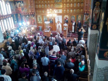Dublă sărbătoare la Lazu: localnicii au sărbătorit ziua satului şi hramul bisericii „Înălţarea Domnului“